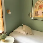 De La - Hotel