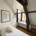 De La - Hotel